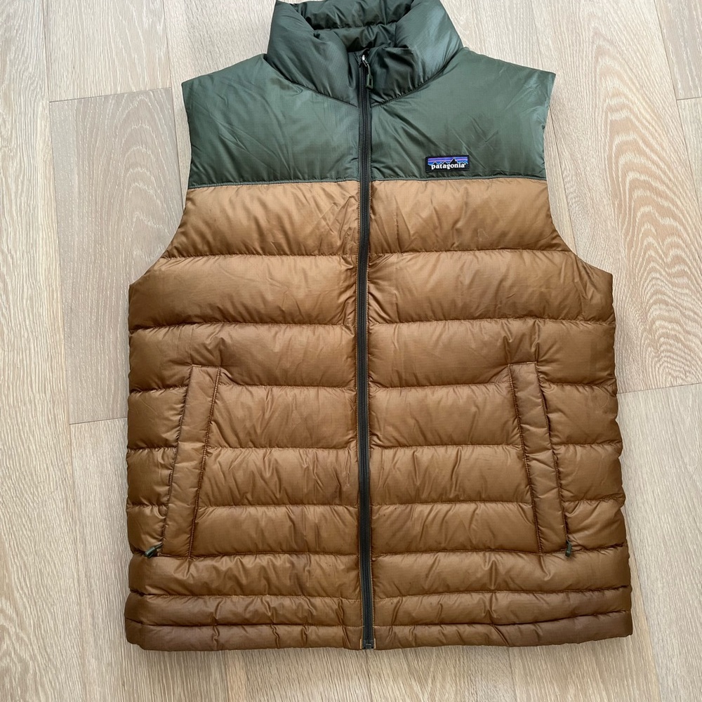 Patagonia down vest two tone medium